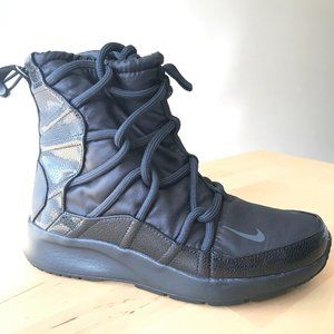 MUST BUY! NWT Nike Tanjun High Rise Boots